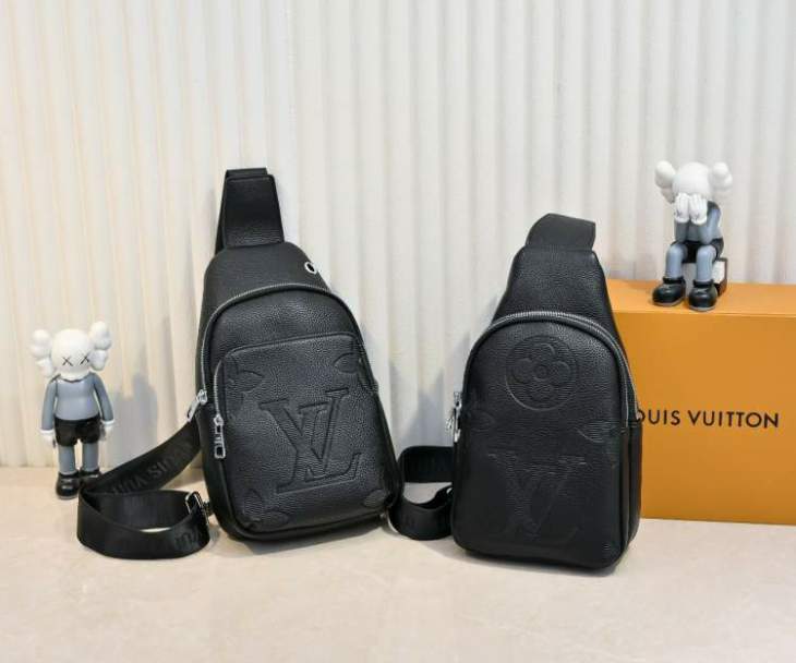 Picture of Louis Vuitton Mens Bags _SKUfw201299604fw